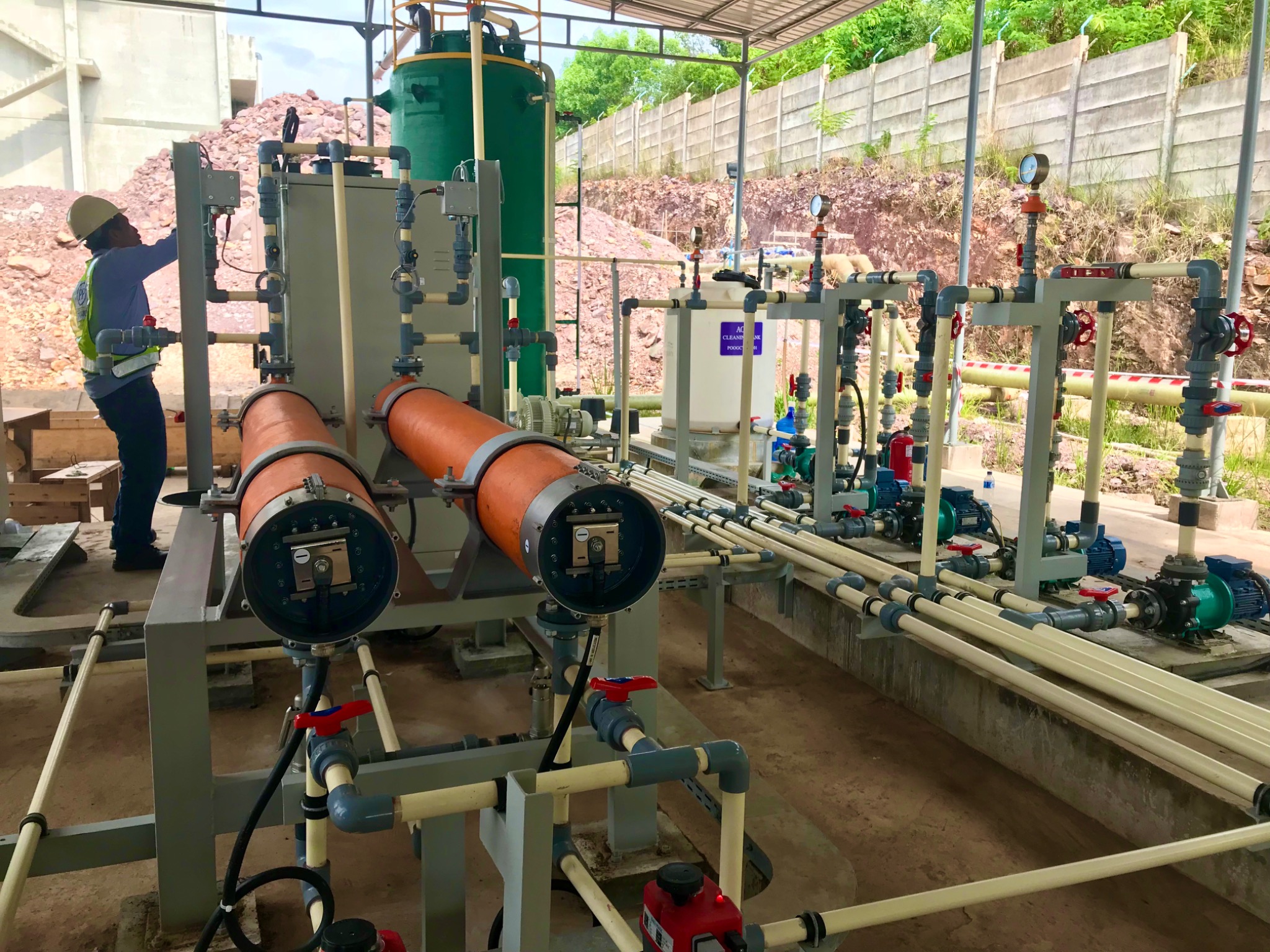 Industrial water treatment installation